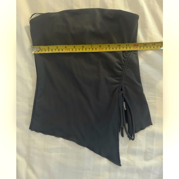 Garage Shirred Asymmetric Tube Top in Grey - Picture 5 of 6